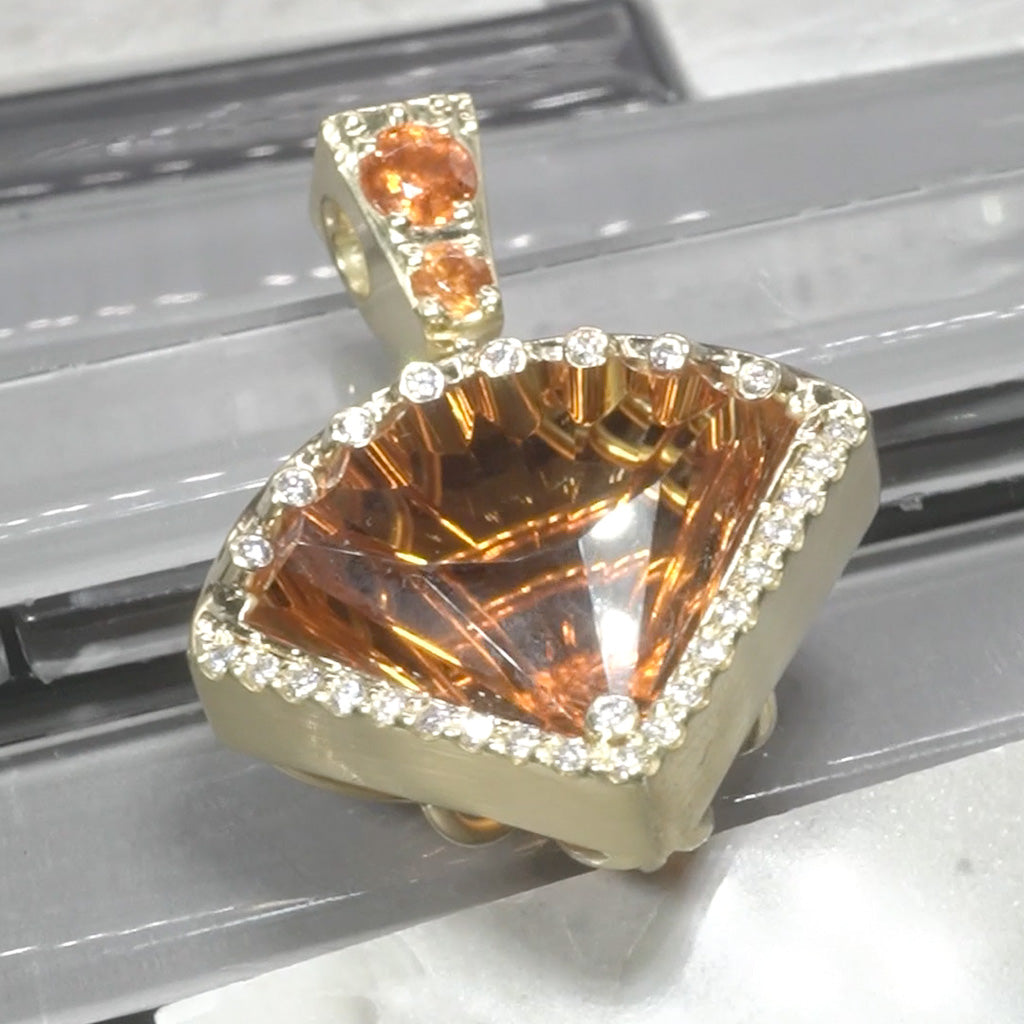 18kt Yellow Gold Citrine Pendant with Garnets and VS Diamonds