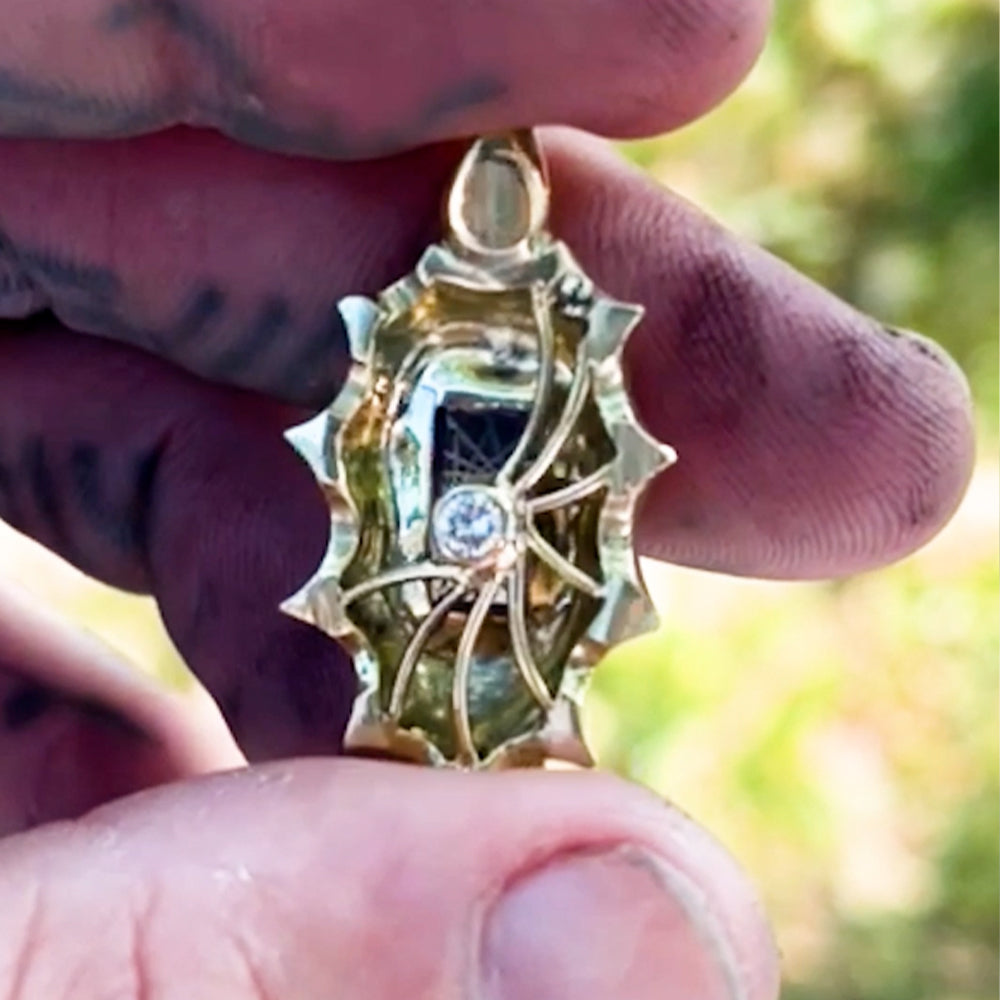 14kt Gold Tanzanite Pendant with VS Diamond