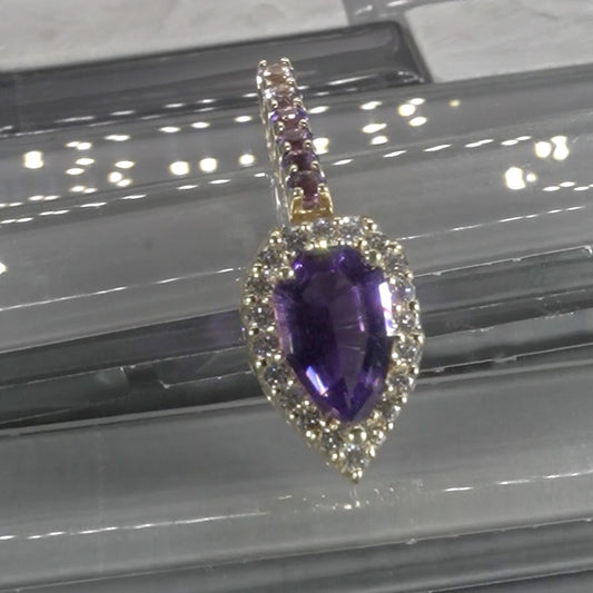 18kt Yellow Gold Amethyst Pendant