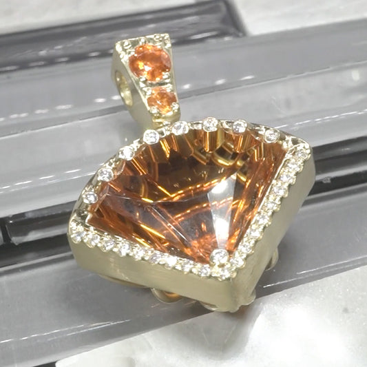 18kt Yellow Gold Citrine Pendant with Garnets and VS Diamonds