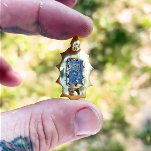 14kt Gold Tanzanite Pendant with VS Diamond